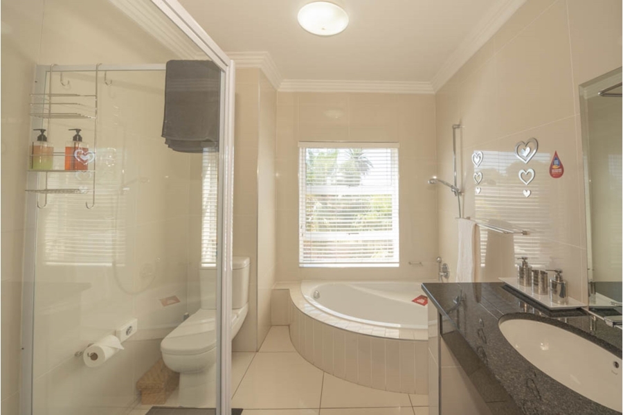 6 Bedroom Property for Sale in Humerail Eastern Cape